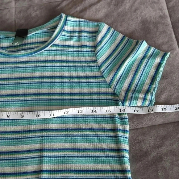 2 junior crop tops (SO & Wild fable) - Picture 6 of 13